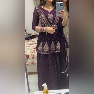 Selling a Indian dress! Only worn for 4 hours one time!